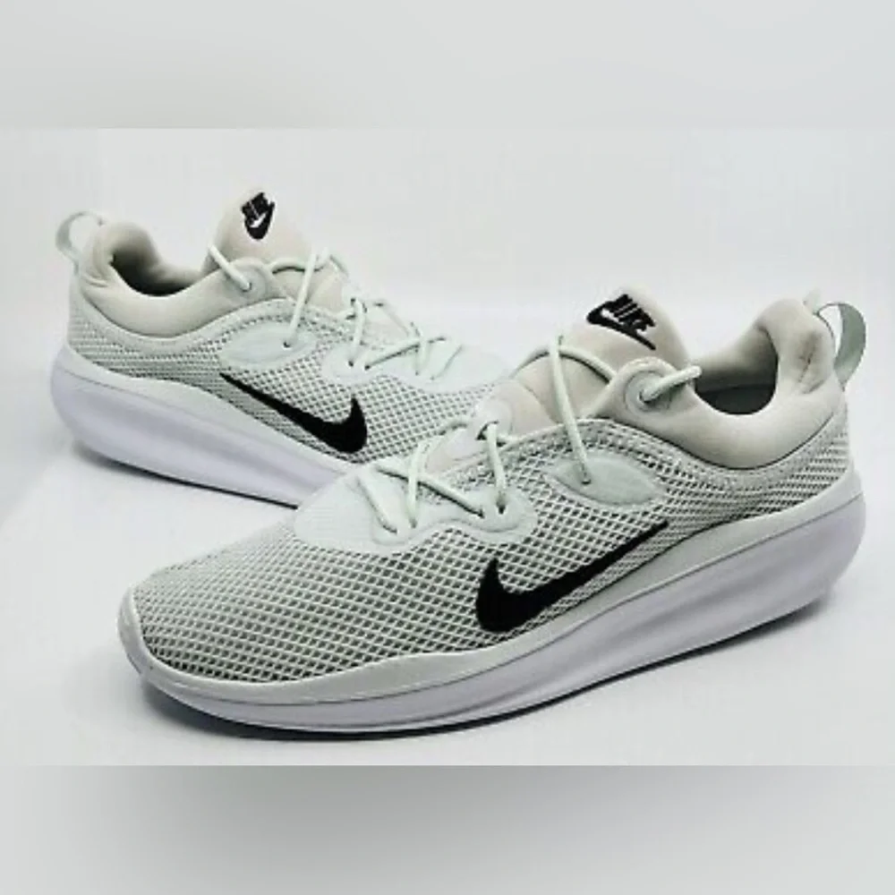 NWOT Nike Women’s Acmi Ghost Aqua running shoes